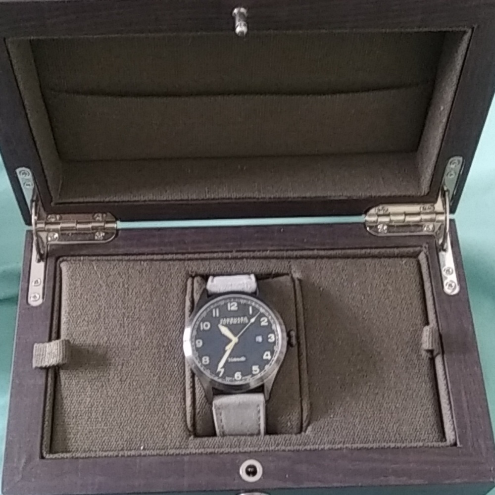 Watch - Picture 1 of 3